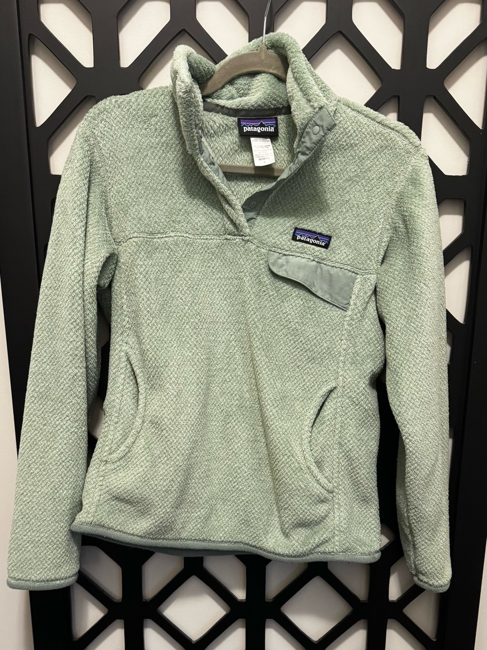 Patagonia Sage Green Fleece Pullover with Chest Pocket